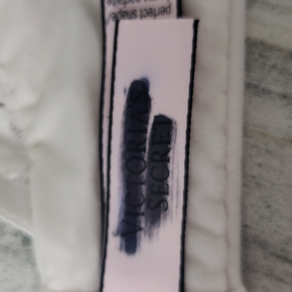 Victoria's Secret perfect shape cream with lace underwire bra Size 32DD - Picture 7 of 13